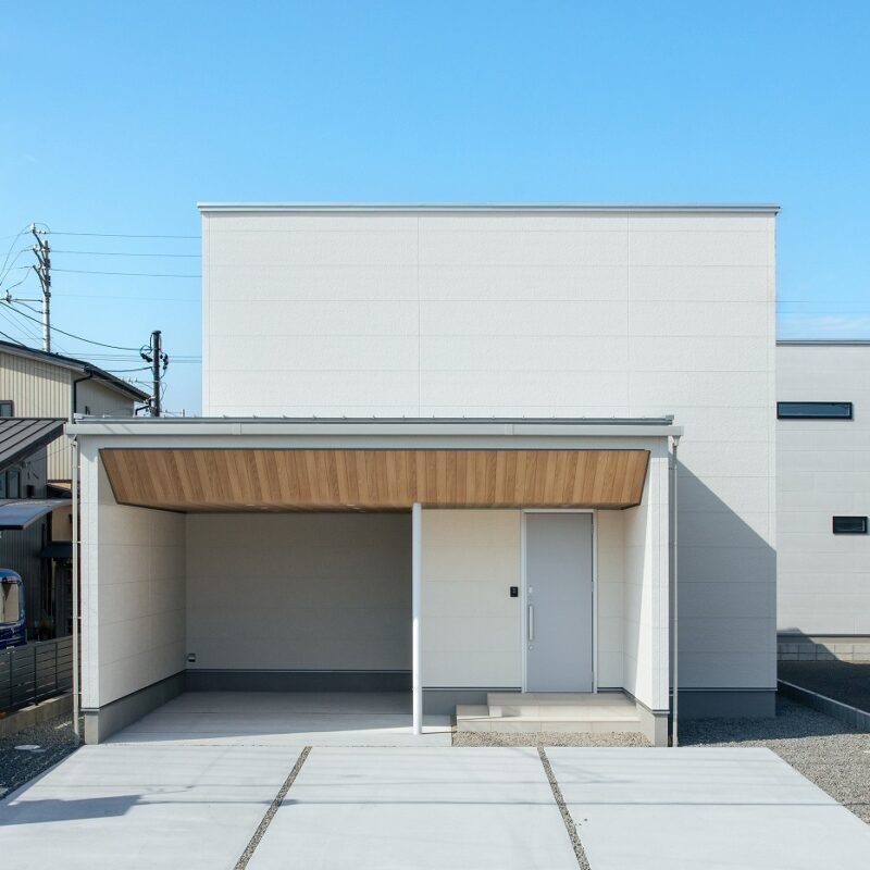 光あふれる、吹き抜けのある住まい